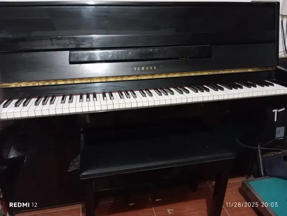 Piano Klasik Yamaha Warna Hitam