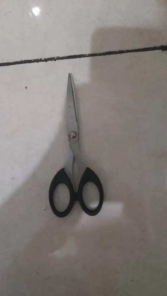 DIJUAL! Gunting Hitam Tajam