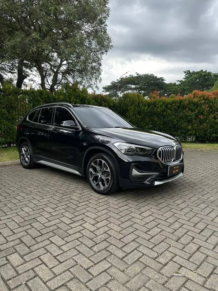 BMW X1 sDrice xLine LCi 2020 NIK 2020 Hitam PANORAMIC