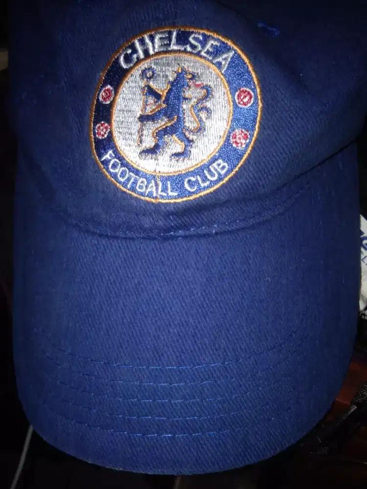 Topi Chelsaa Size L. Nego