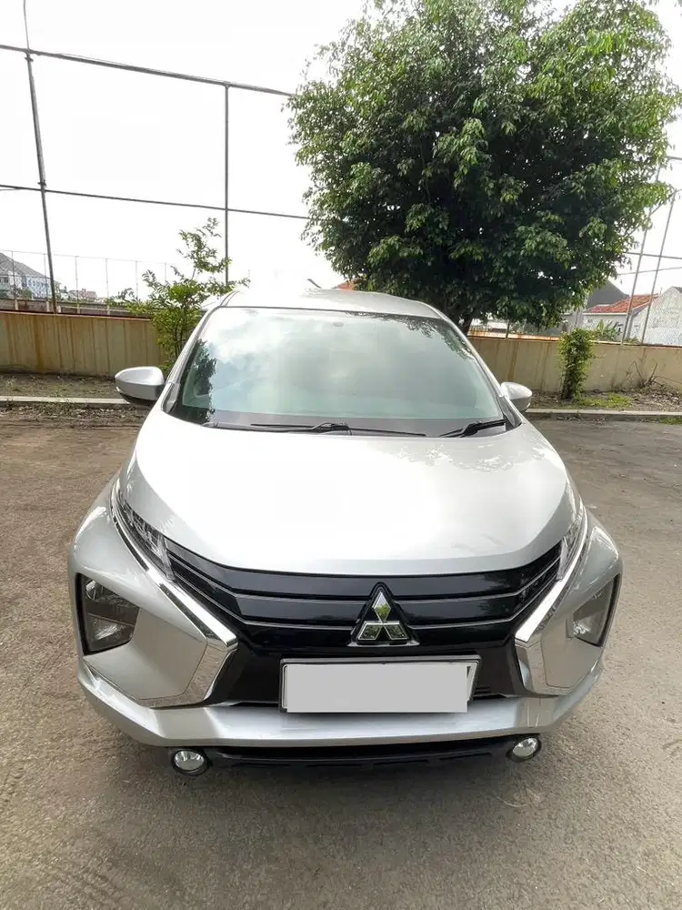 Mitsubishi Xpander Gls 1,5 Bensin MT 2019 silver istimewa
