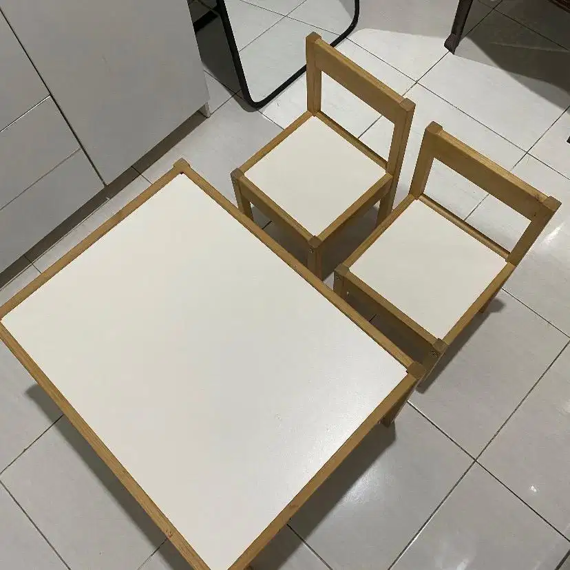 IKEA - LÄTT Meja anak dengan 2 kursi, putih/kayu pinus