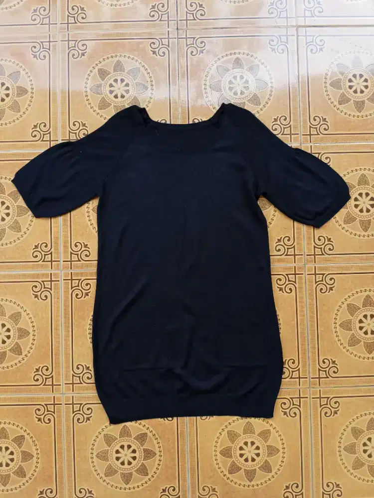 Atasan / Tunik Knit Lengan Balon Hitam
