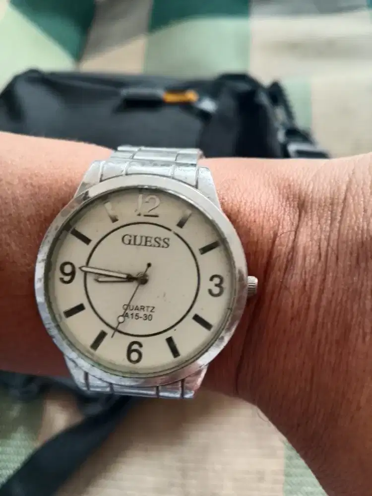Jam tangan guess krepyak