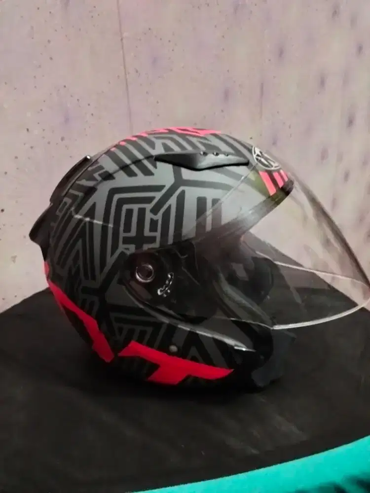 Helm KYT ukuran xl