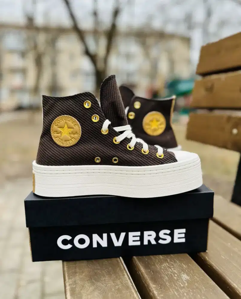 Sepatu Converse CTAS Modren Lift