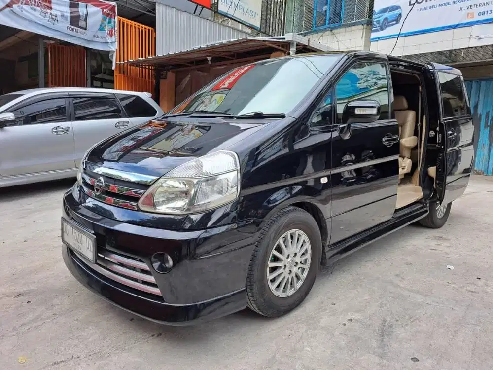 Istimewa! Nisaan Serena HWS Highway Star Autech 2011 reg 2012 alphard