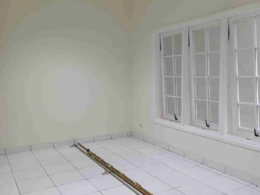 DISEWAKAN RUMAH BARU RENOVASI DI CITRA 2 EXT, JAKARTA BARAT