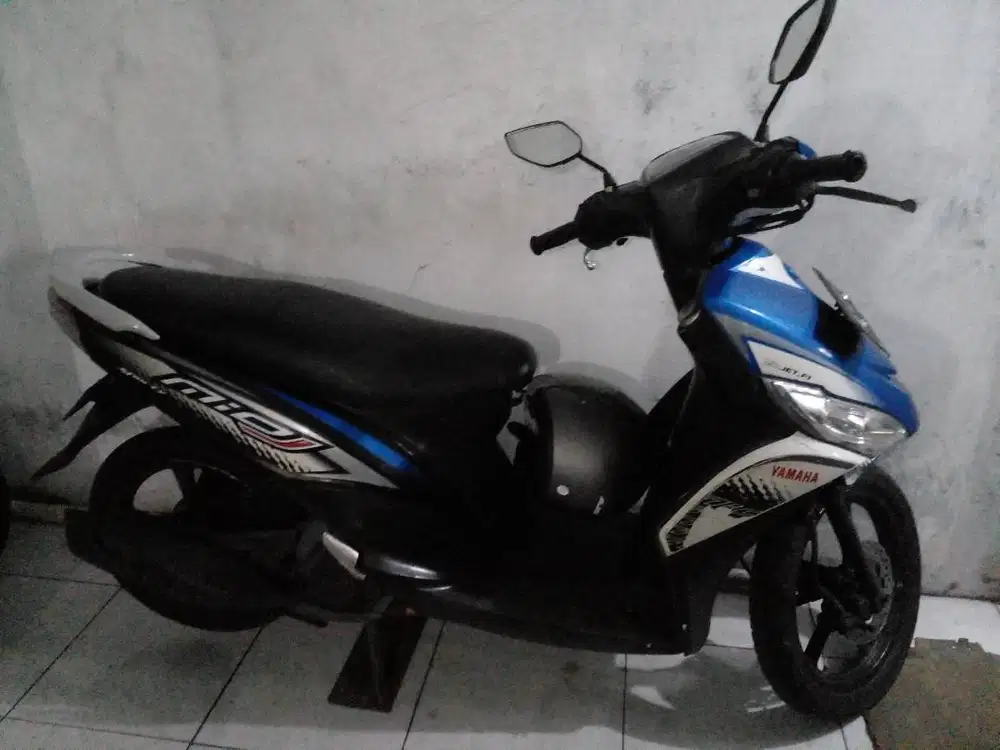 Mio J biru hitam