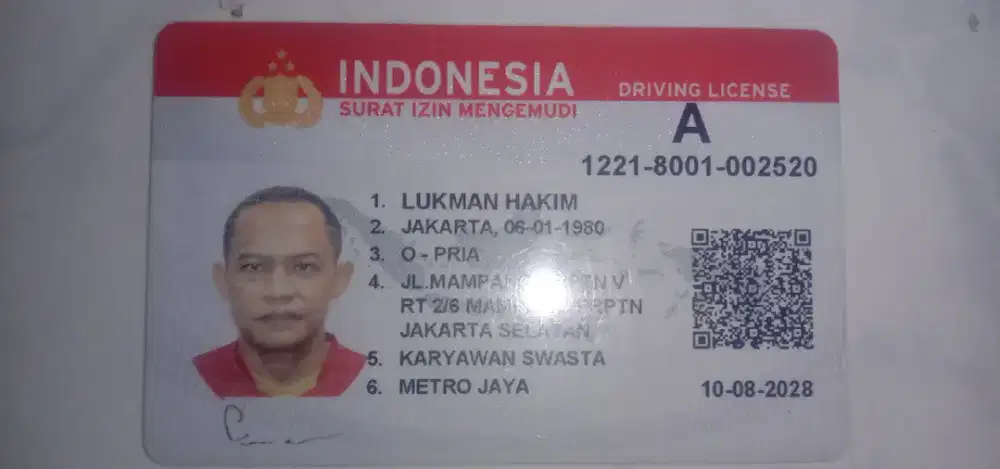 Mencari pekerjaan supir pribadi.