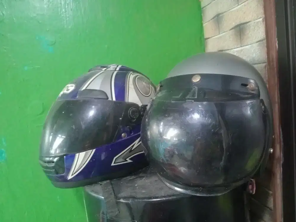 Jual helm masih layak
