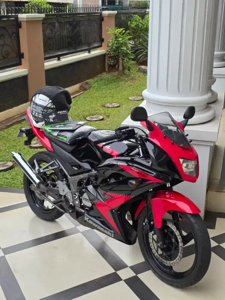 Kawasaki ninja rr 150 2014 km rendah gress