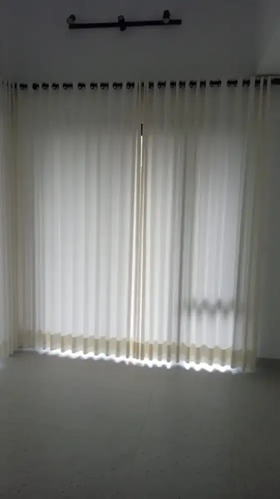 gorden penyekat ruangan