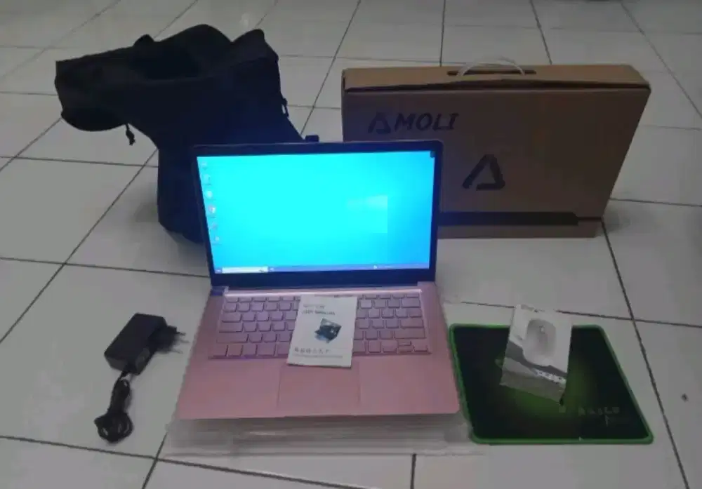 Laptop amoli dijual siapa tahu ada yang minat