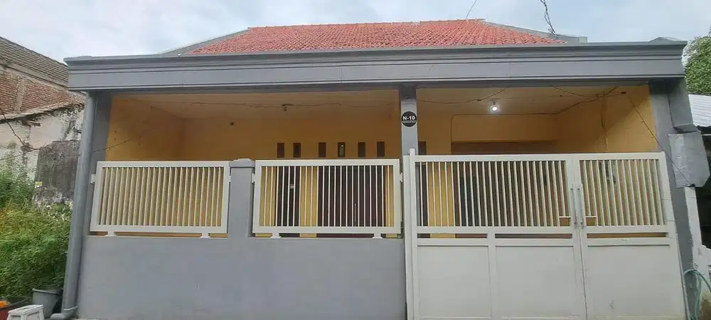 Di kontrakan Rumah