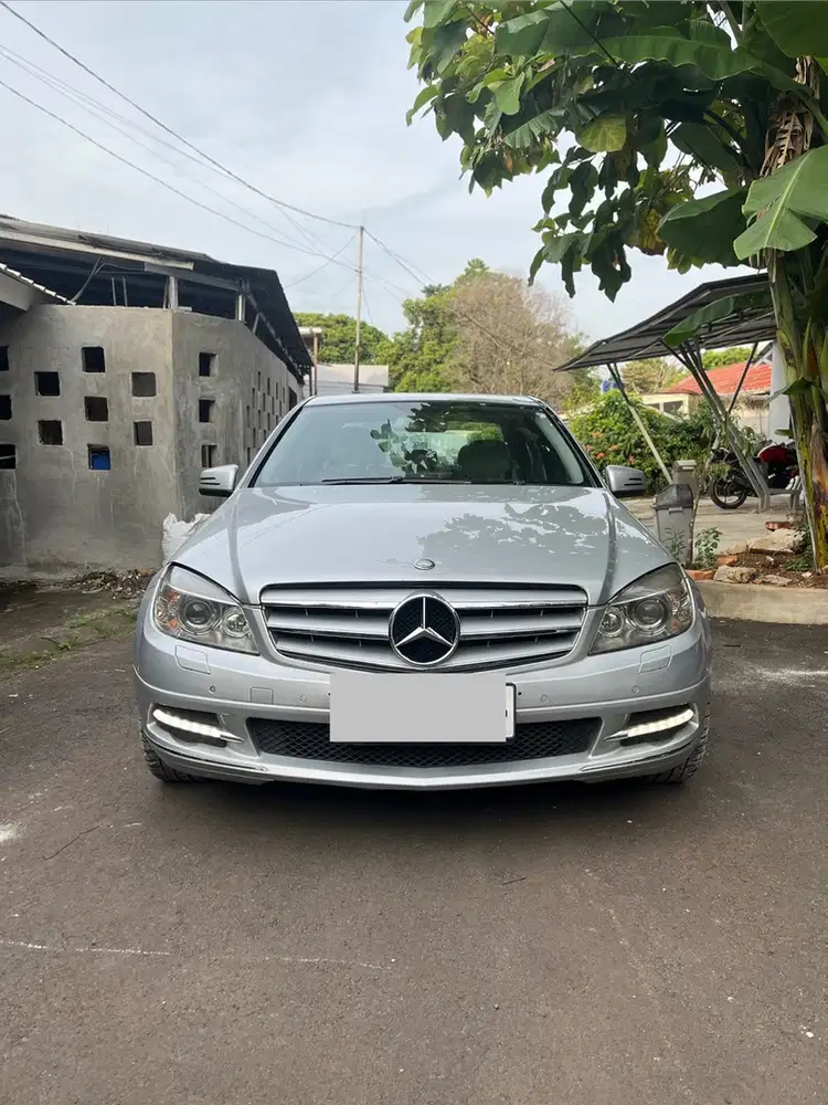 Mercedes-Benz C300 2010 Bensin