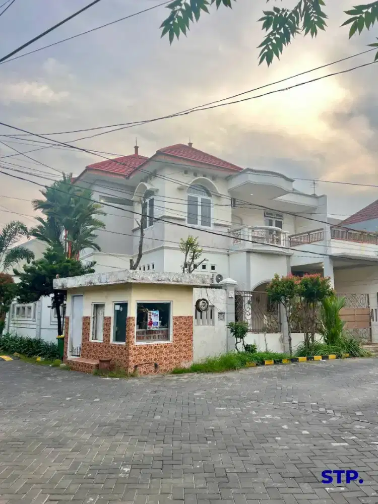 JUAL UNDER MARKET RUMAH MEGAH CLASSIC HOOK DI SUTOREJO