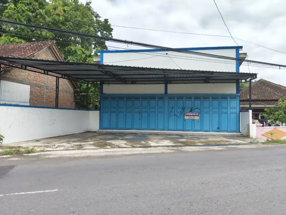 Ruko Luas Cocok untuk usaha , Strategis