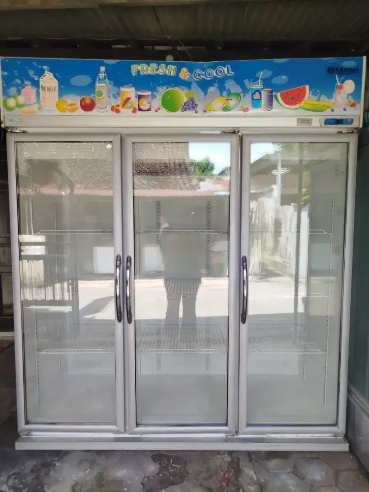 SHOWCASE 3 PINTU SANSIO ORI SEGEL PABRIK – LIKE NEW‼️