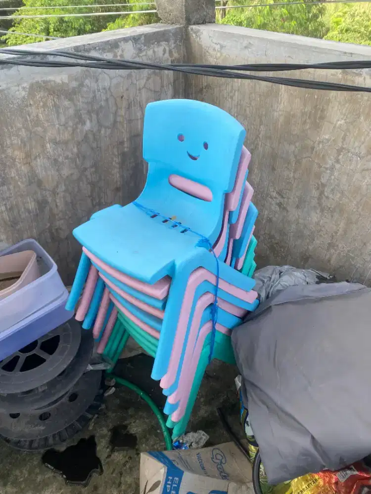 Mainan anak dan kursi anak msh bagus