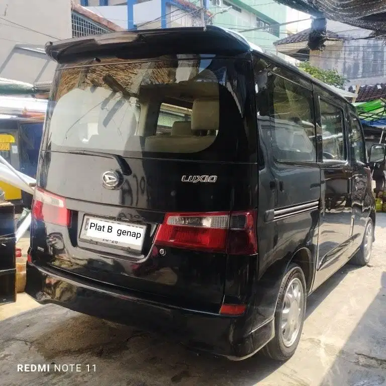 DAIHATSU LUXIO D 1.5 MT 2013 SANGAT ISTIMEWA