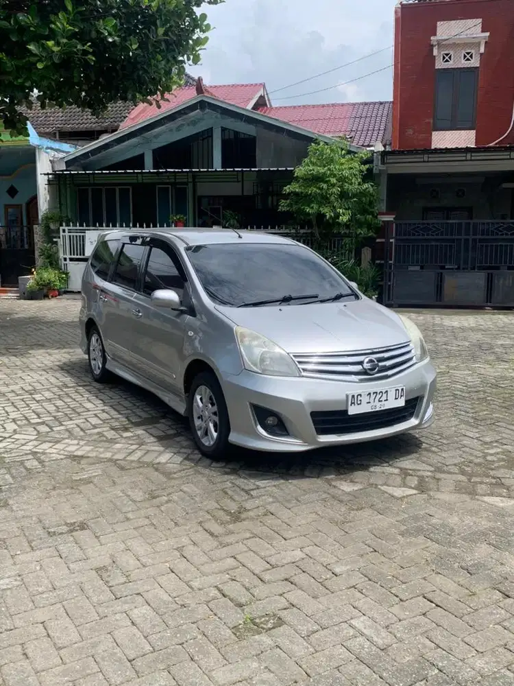 GRAND LIVINA 1.5 XV M/T TH 2013