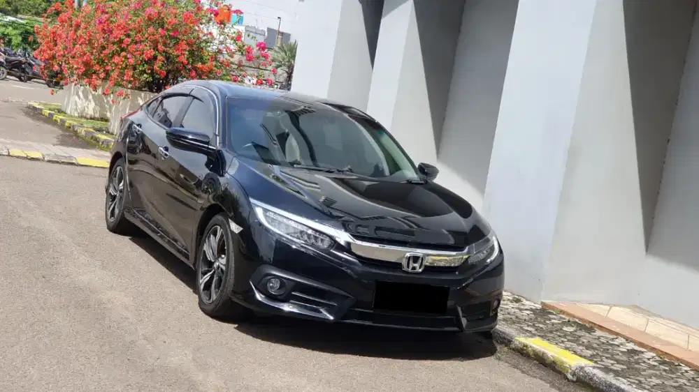 [ LOW KM ] Honda Civic 1.5 Turbo ES Sedan CVT AT 2017/2018