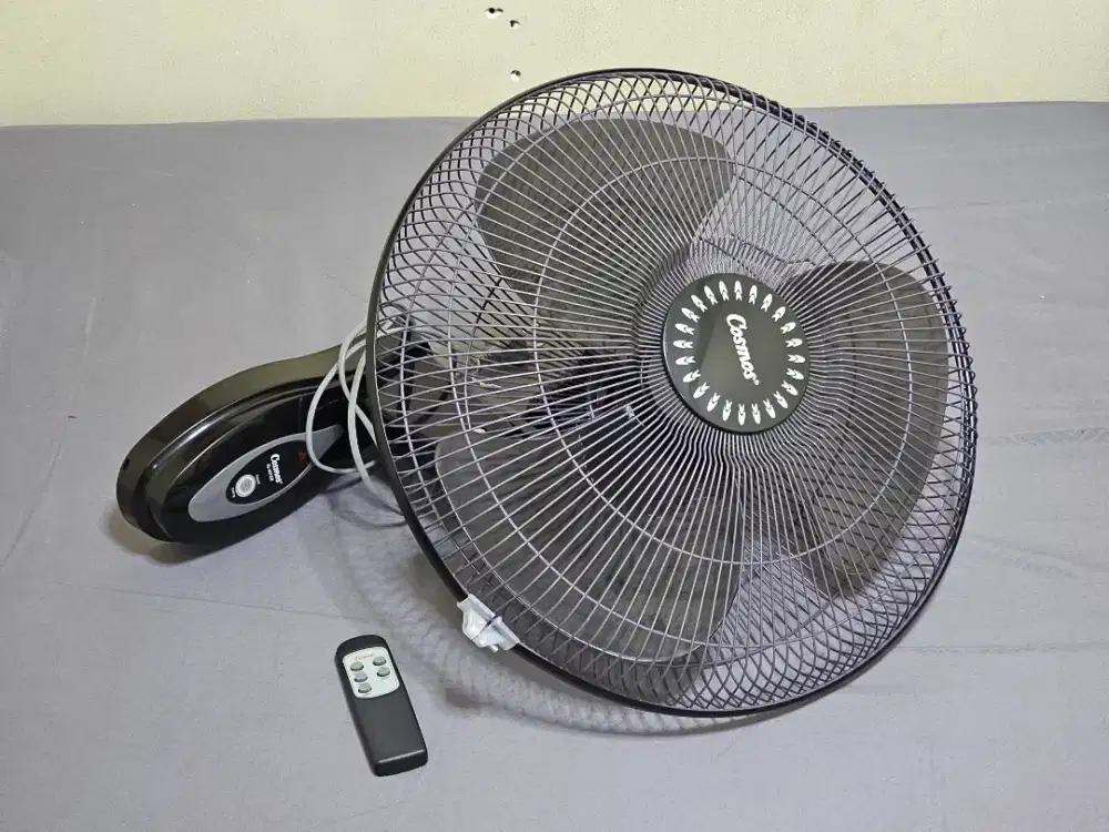 Kipas Angin Remot Cosmos 16-WFGR