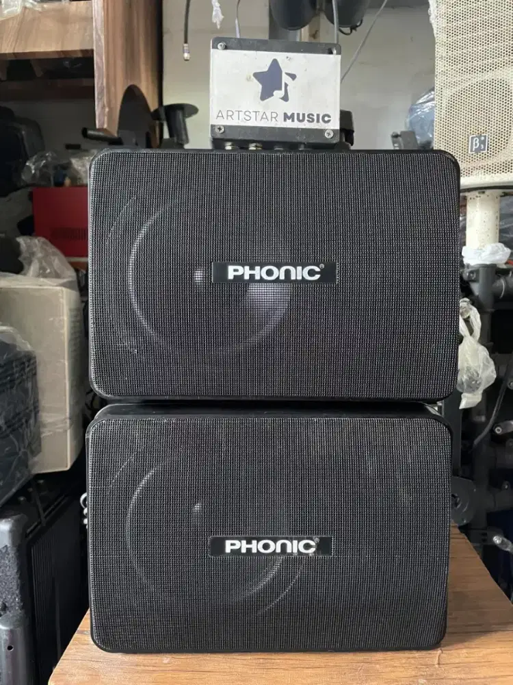 Phonic SEp 207 is a powered compact monitor