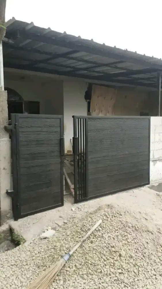 Pagar minimalis dan kanopi atap alderon