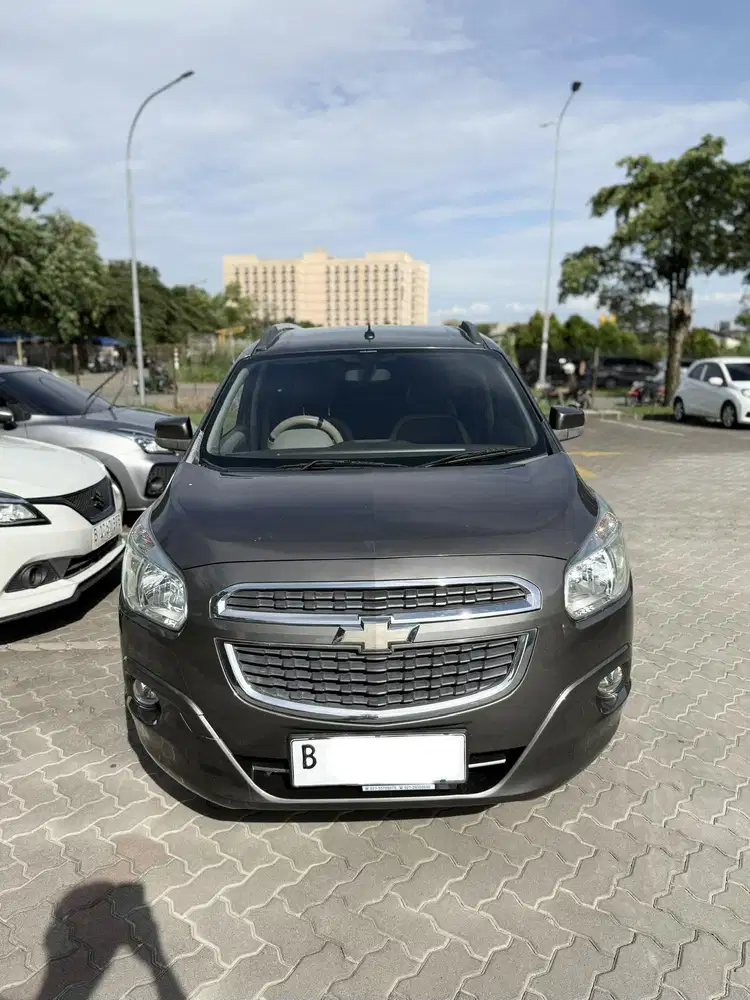 Chevrolet Spin LTZ 2015 MT Manual Abu Tangan pertama KM 70ribuan
