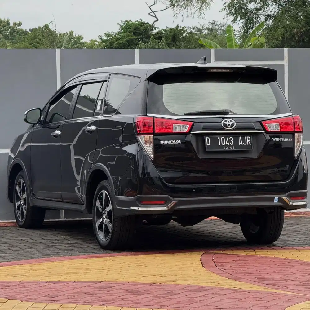 INNOVA VENTURER 2.4 DIESEL MATIC 2022 ( LAST EDITION )