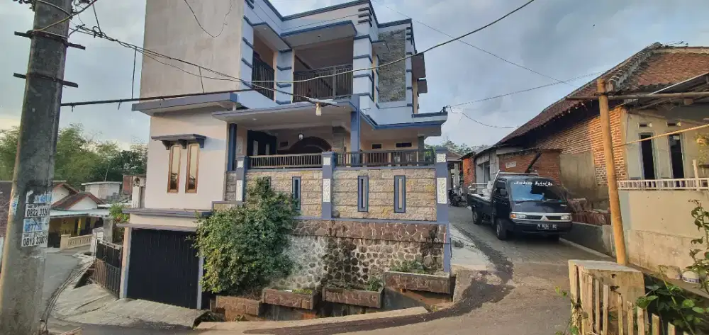 Rumah 2 lantai harga 400 jt