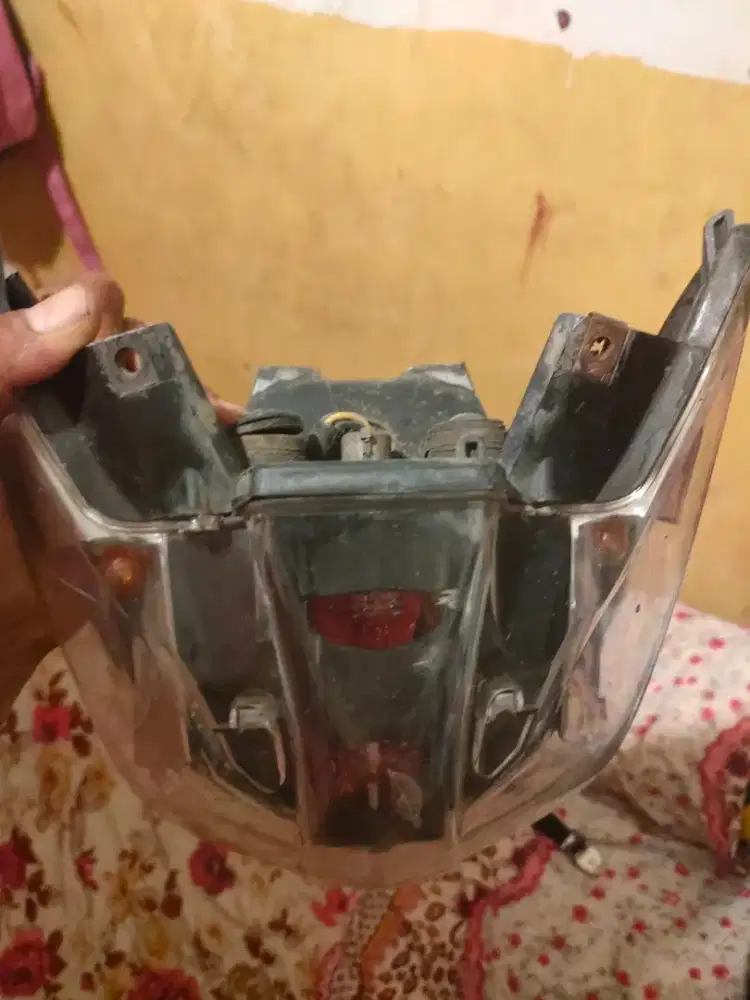 lampu belakang jupiter robot