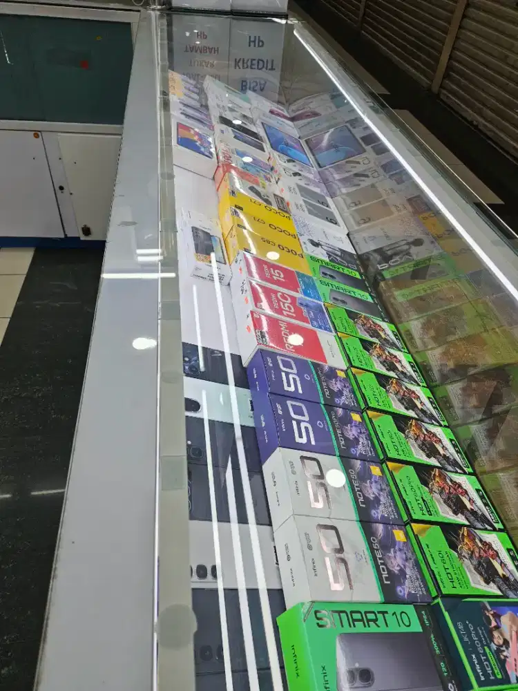 Dicari karyawan/karyawati buat konter hp