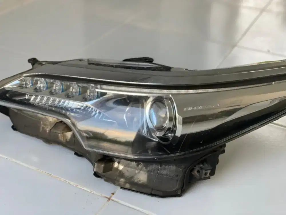Head lamp Fortuner VRZ Ori Toyota