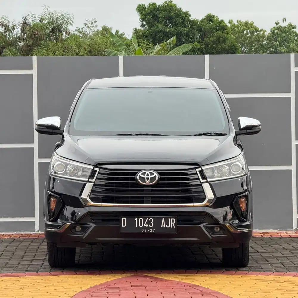 INNOVA VENTURER 2.4 DIESEL AT 2022 FACELIFT ( LAST EDITION )