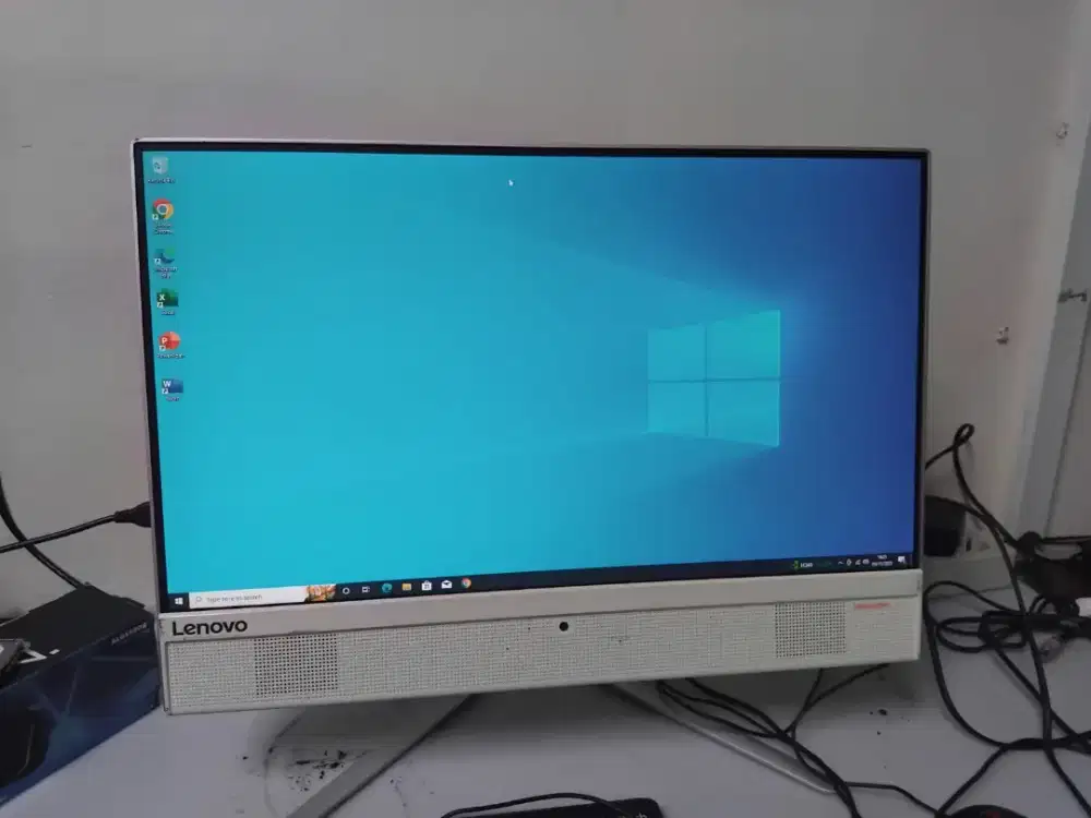 Jual PC All in One Merk Lenovo. Intel Core i5 6400.
Layar 23, HDD 1Tb