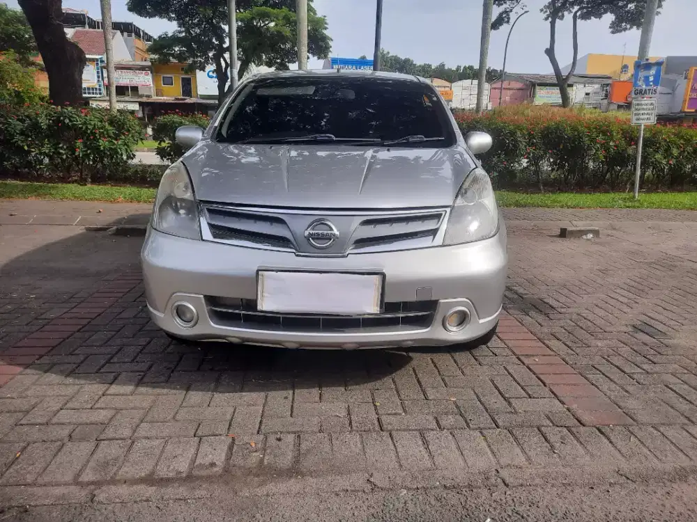 Dijual Grand Livina 1.5 XV Bensin AT 2012