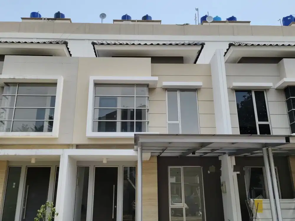 Disewakan Rumah 2 Lantai 6x15 di Cluster Piano Golf Island Murah