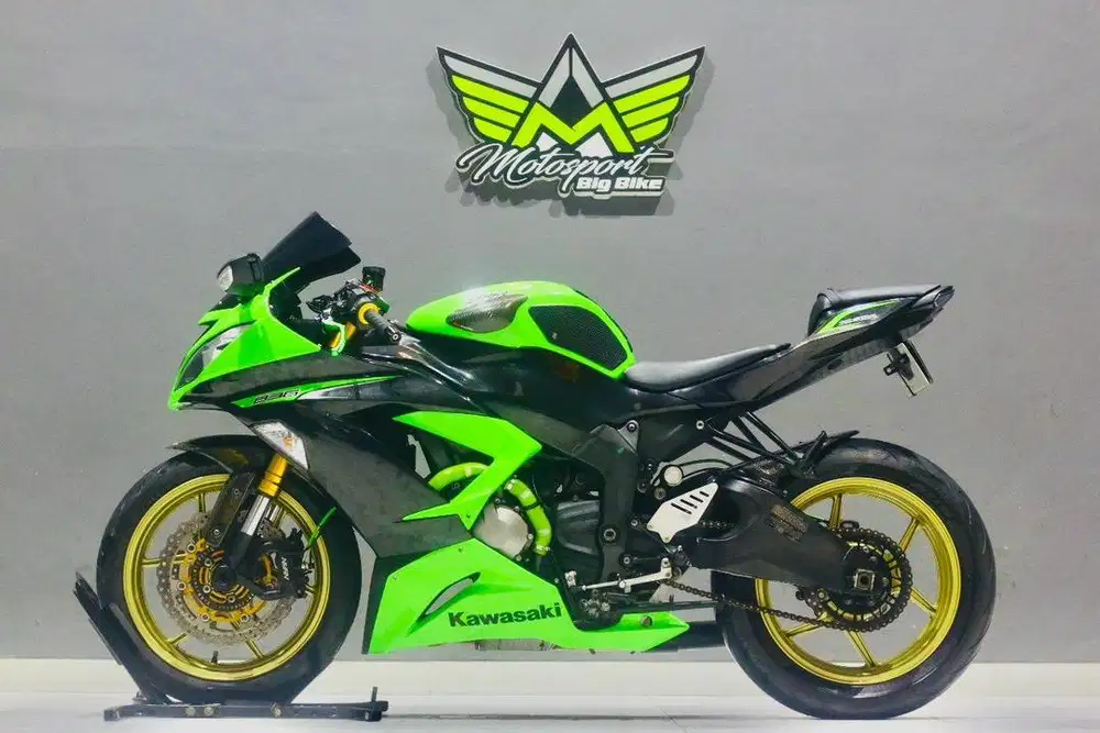 Kawasaki zx636R like new ZX6R Z800 Z900 CBR650