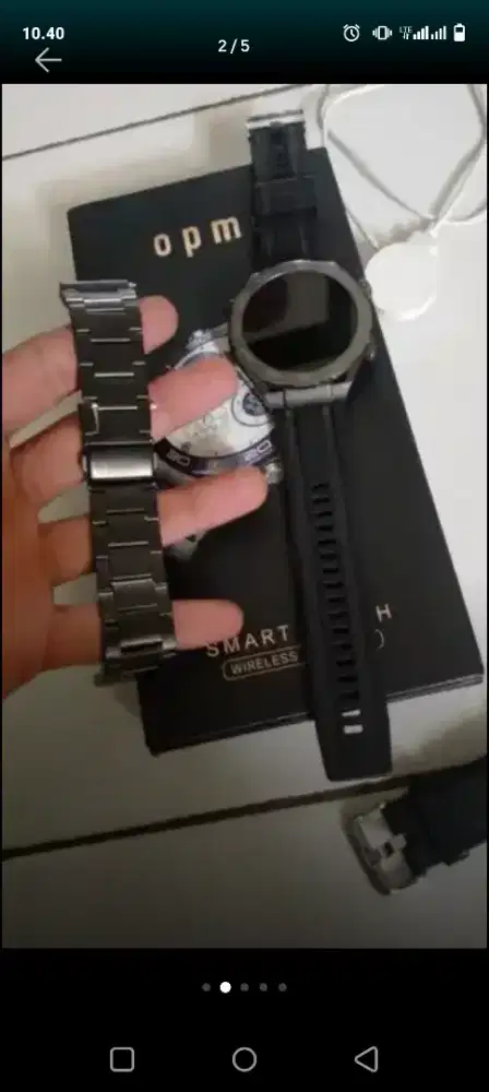 Smartwatch opmo wireless charging