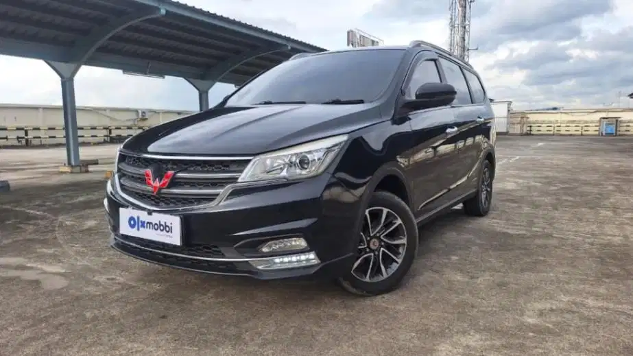 Pajak Panjang TDP 7JT - Wuling Cortez 1.8 C Bensin-AT 2018 Hitam