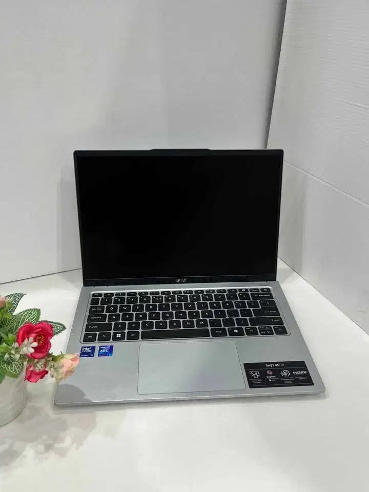 Acer Swift GO SFG14-73Pure Silver [Intel Ultra 125H-16GB-SSD 512GB]