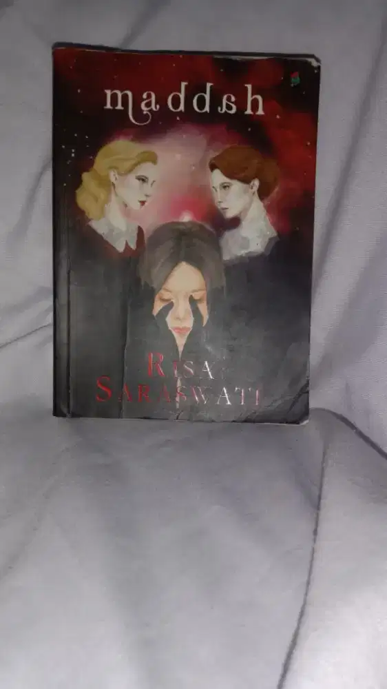 novel horor berjudul Maddah karya Risa Saraswati.