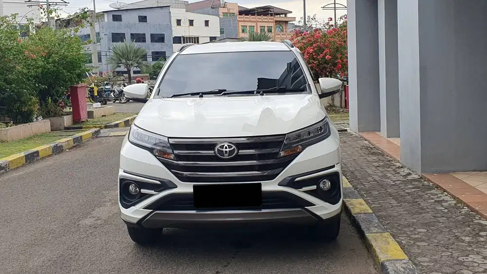 Toyota Rush 1.5 S GR Sport Facelift AT Putih 2023 Like New Low KM