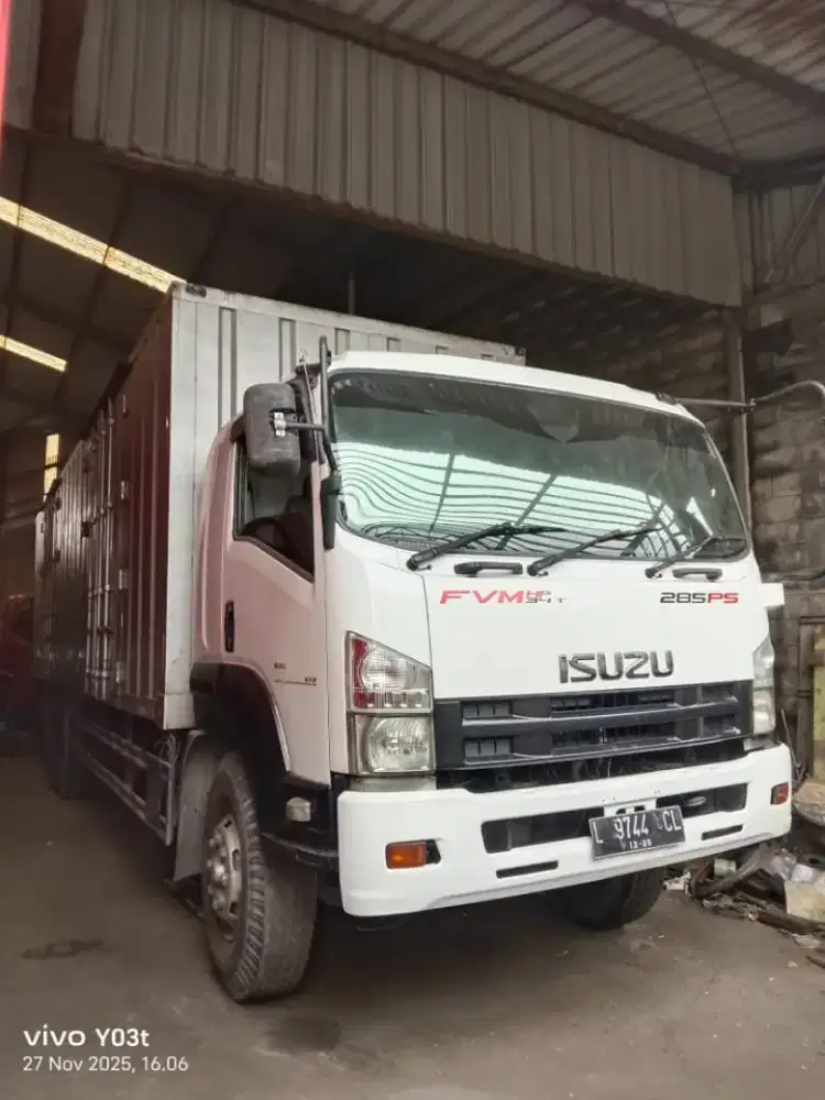 Isuzu Giga FVM34tHP 285ps Box 2015
