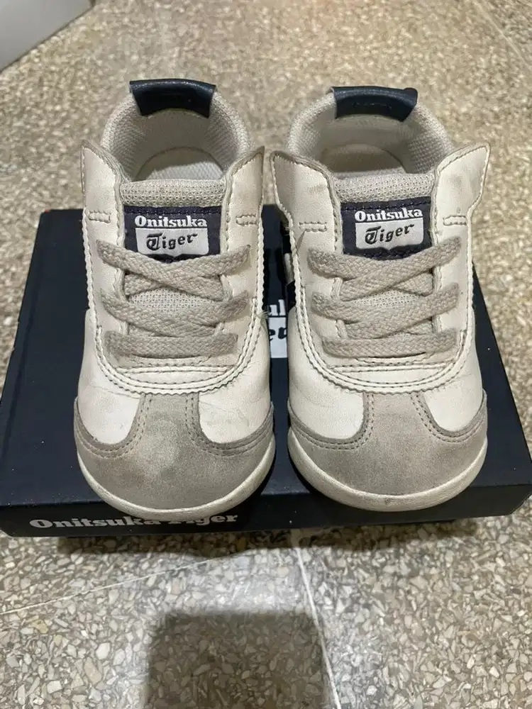 Di jual sepatu onitsuka anak original