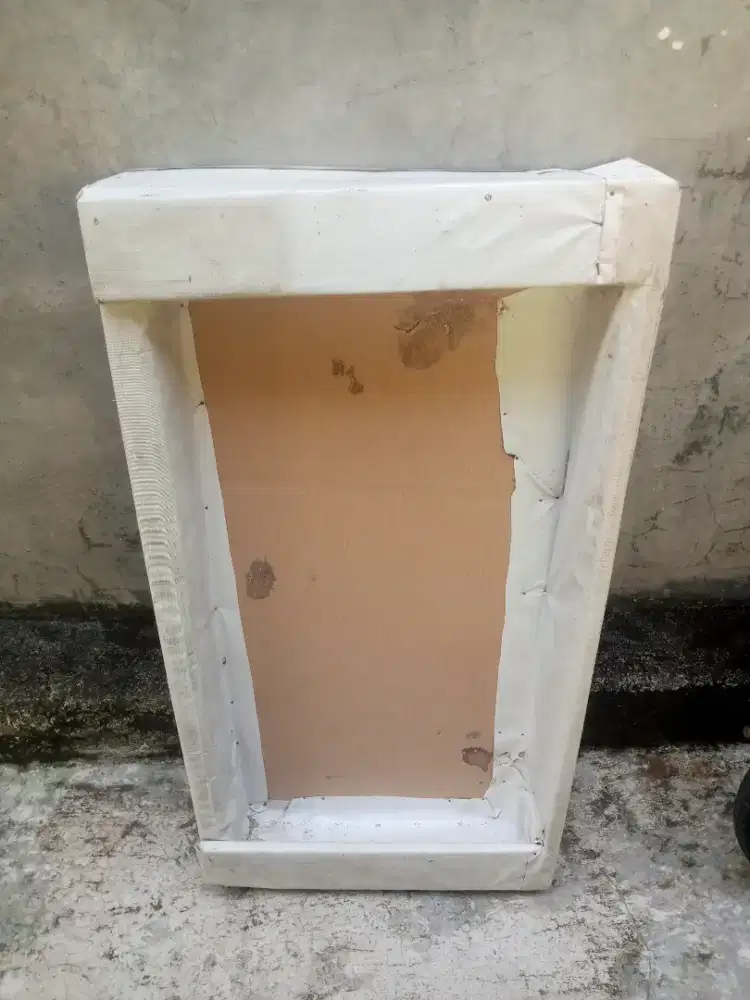 Perlengkapan Dagang Telur (Peti dan Jerami)