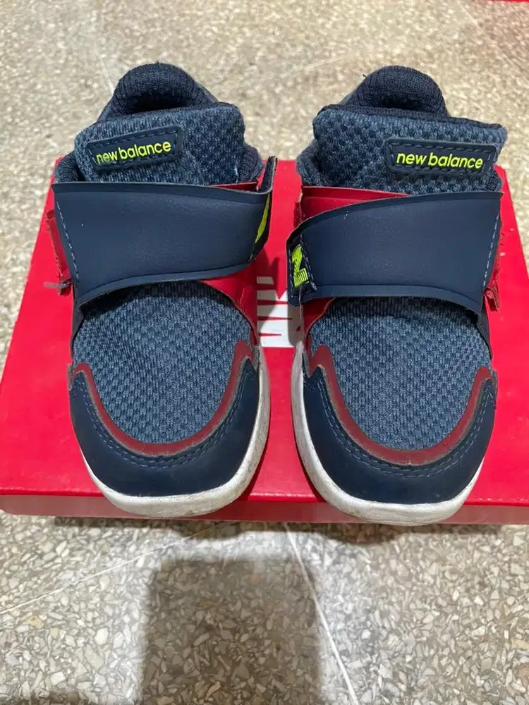 Sepatu new balance anak second